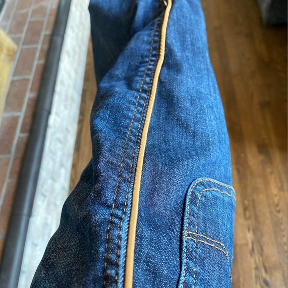 Blue Jeans - Picture 2 of 3